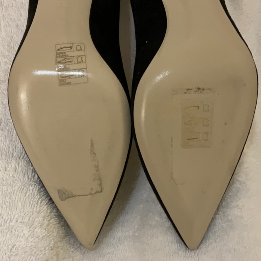 SOLD- Giorgio Armani Décolleté Suede Shoe - Picture 8 of 13